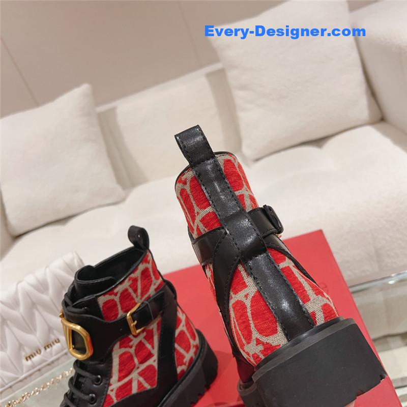 Va1e*ntin0 v-buckle martin boots