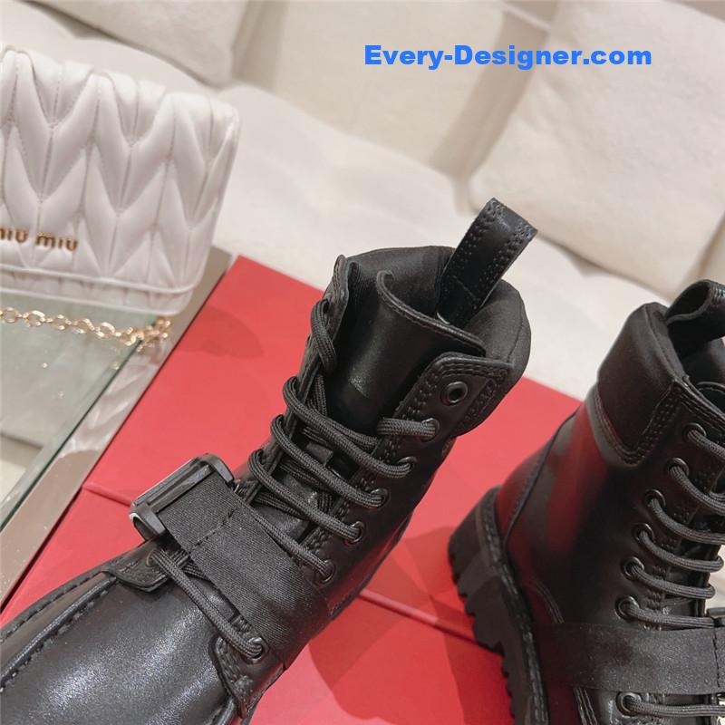 Va1e*ntin0 lace-up martin boots