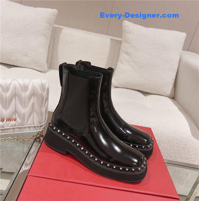 Va1e*ntin0 rivet short nude boots