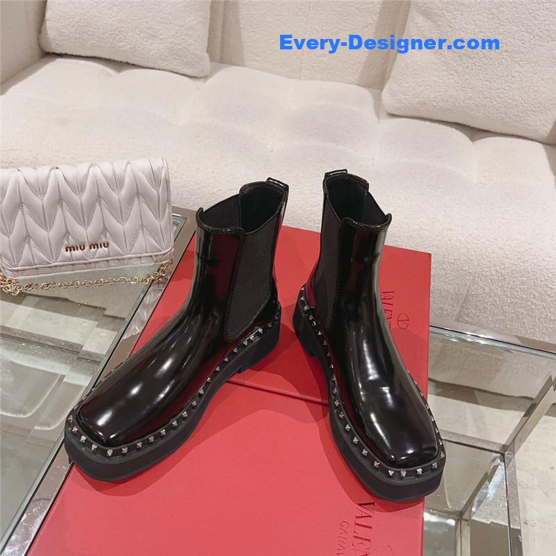 Va1e*ntin0 rivet short nude boots