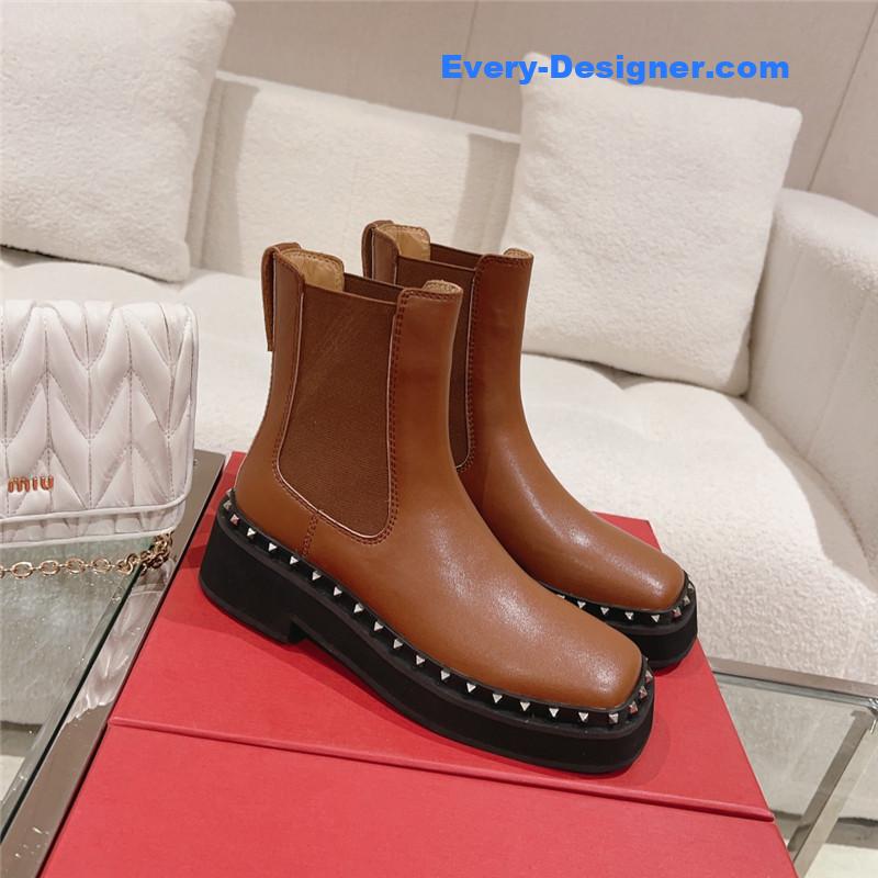 Va1e*ntin0 rivet short nude boots