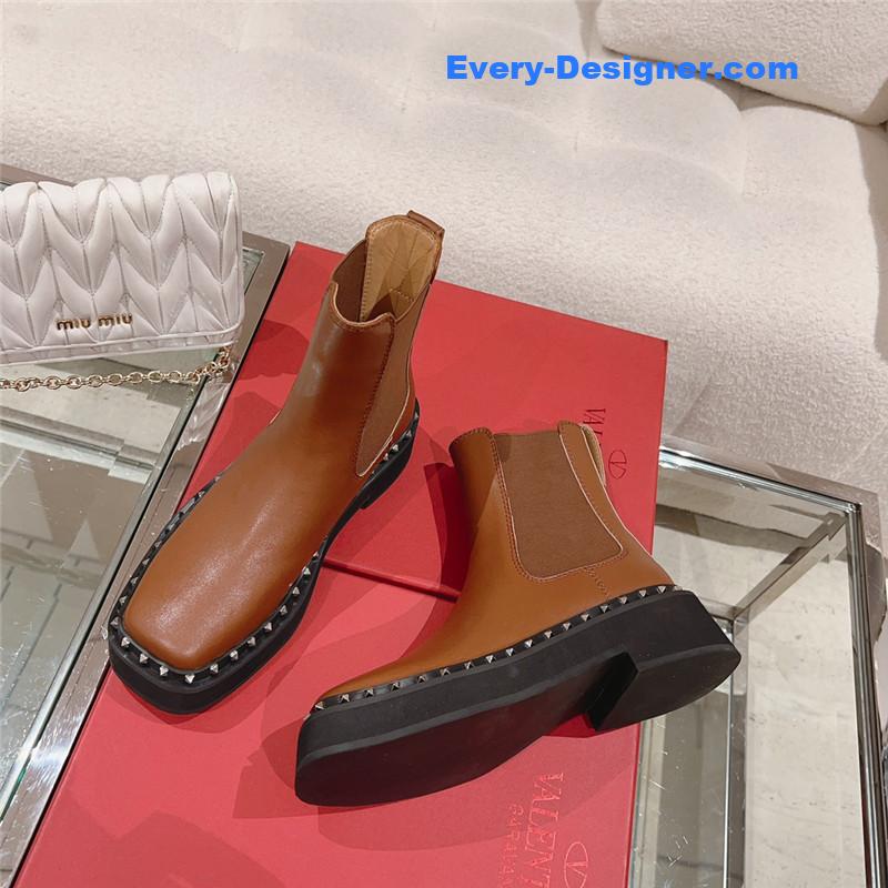 Va1e*ntin0 rivet short nude boots