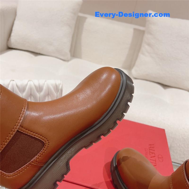 Va1e*ntin0 rivet short nude boots