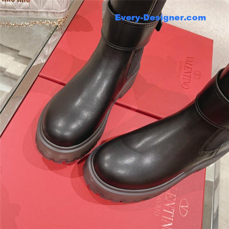 Va1e*ntin0 rivet short nude boots