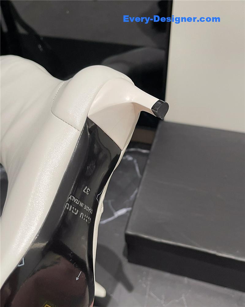 miumiu new elastic pointed toe leg-lengthening high boots