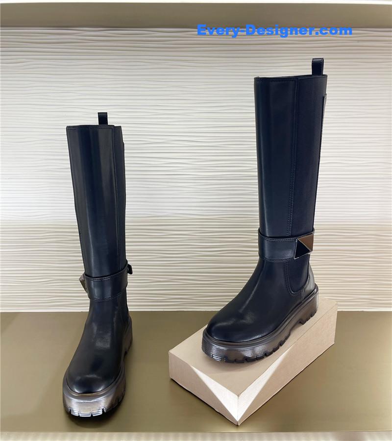 Va1e*ntin0 hardware v-buckle boots