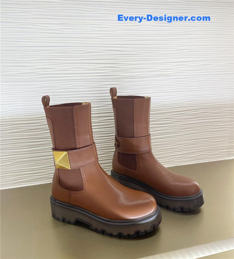 valentino hardware V-buckle boots