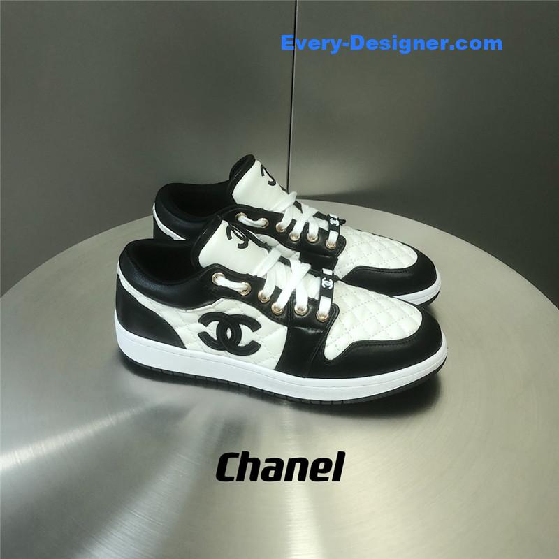 Chanel black and white panda rhombus casual sneakers