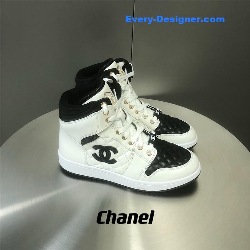 Chanel black and white panda rhombus casual sneakers