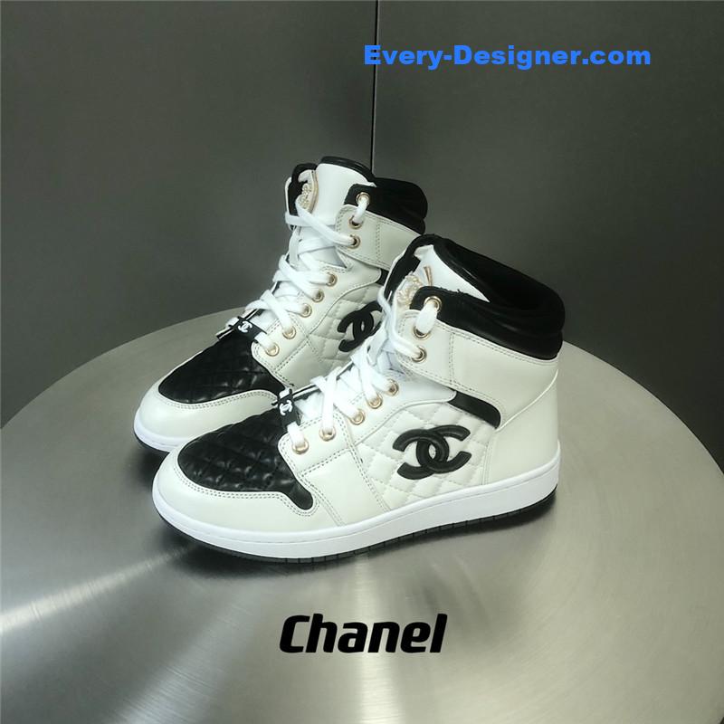 Chanel black and white panda rhombus casual sneakers