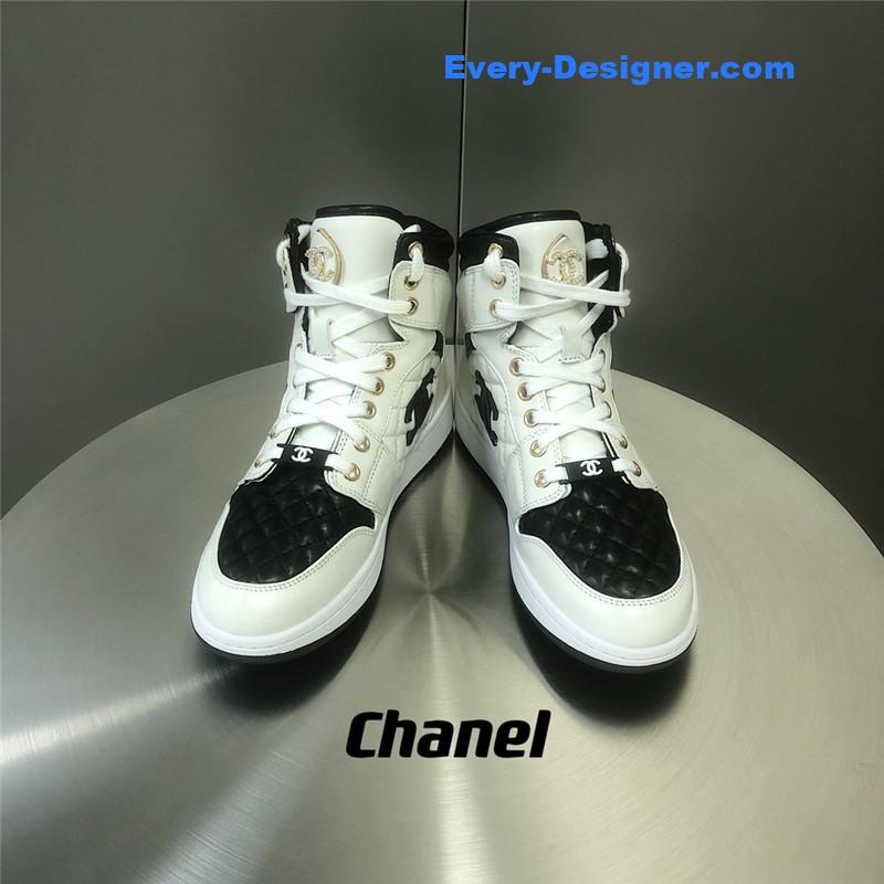 Chanel black and white panda rhombus casual sneakers