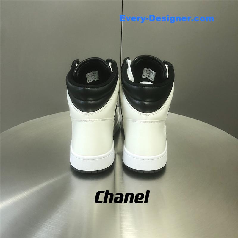 Chanel black and white panda rhombus casual sneakers