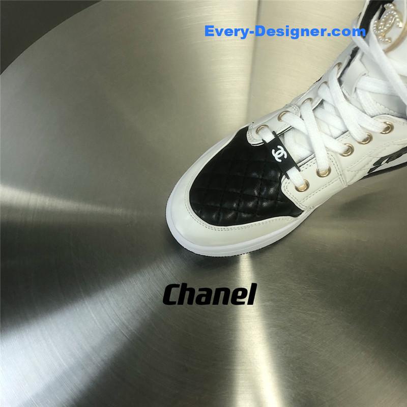 Chanel black and white panda rhombus casual sneakers
