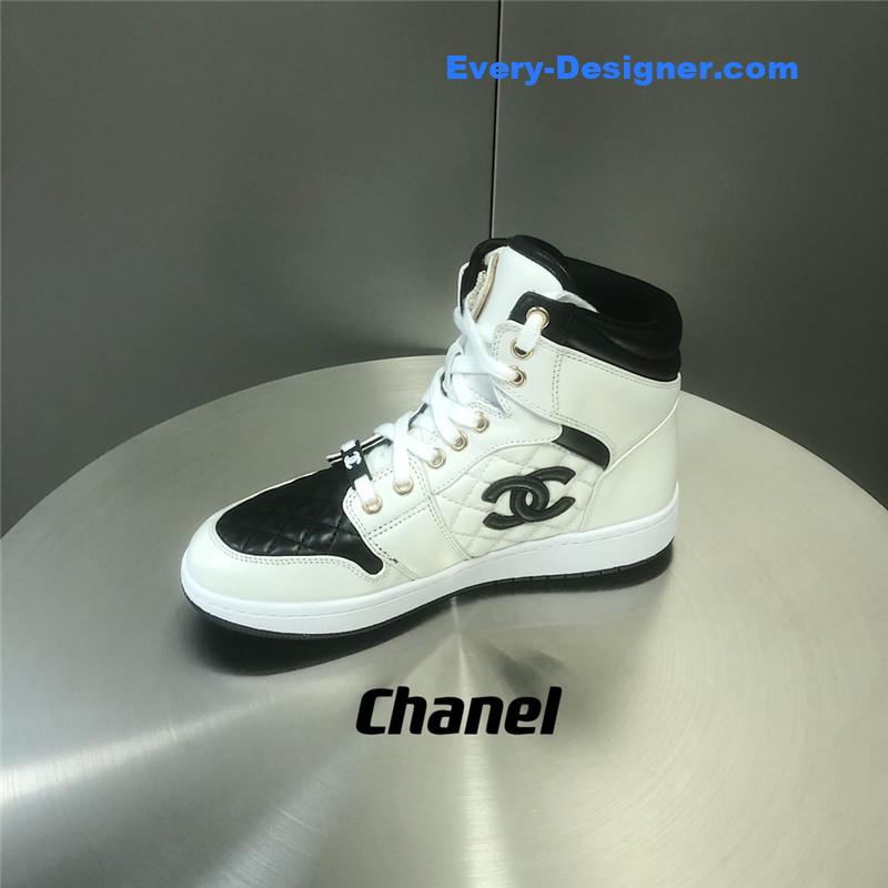Chanel black and white panda rhombus casual sneakers