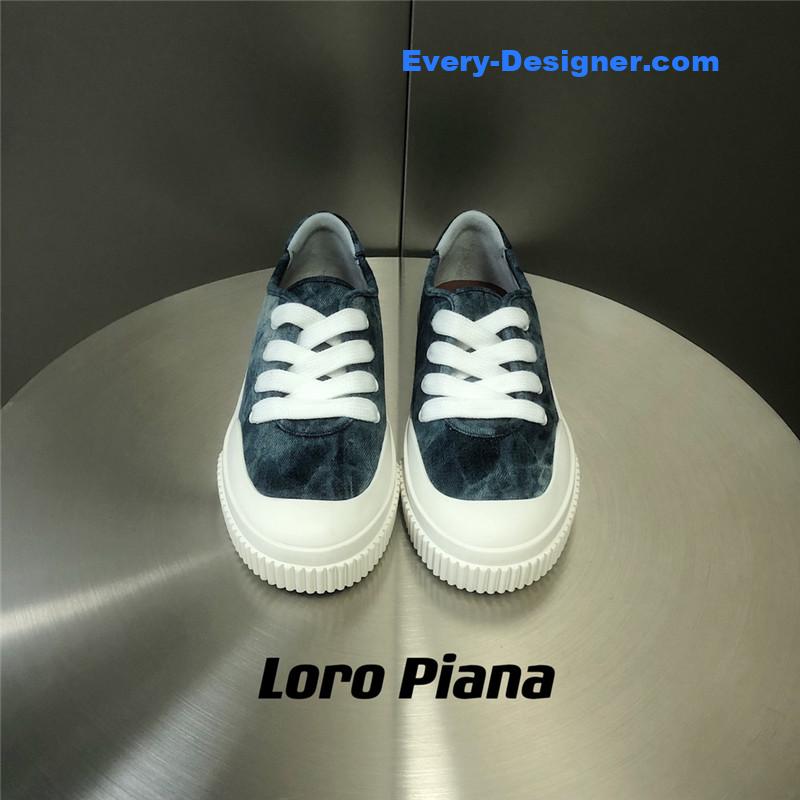 L0r0 P1ana new white shoes