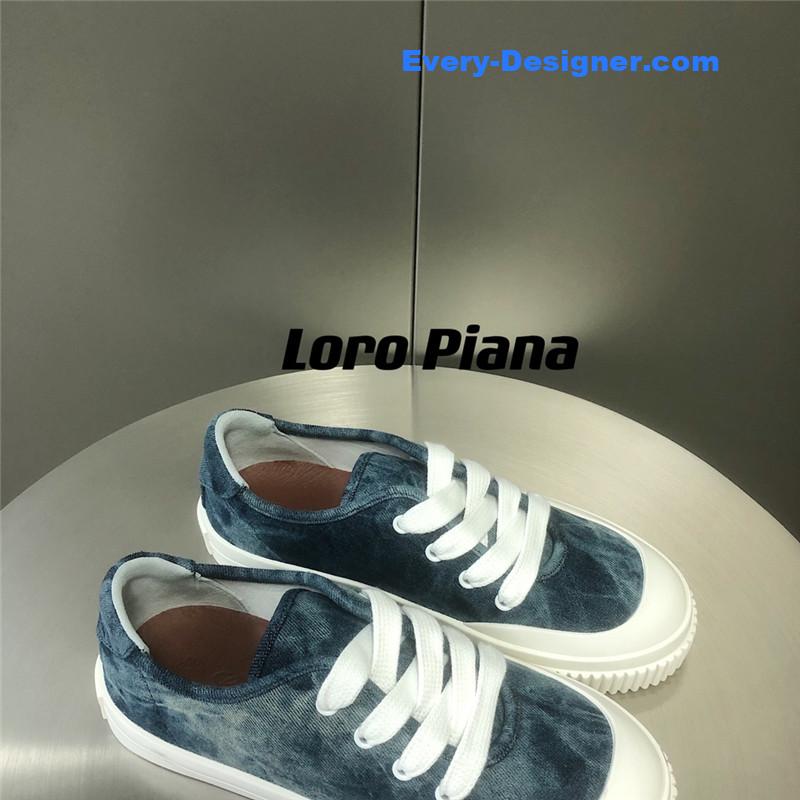 L0r0 P1ana new white shoes