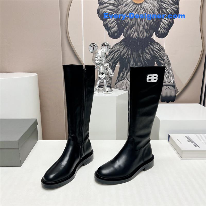 Ba1en*iaga round toe buttoned boots