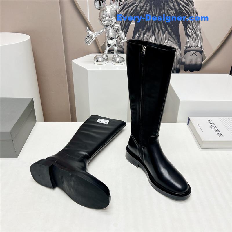 Ba1en*iaga round toe buttoned boots