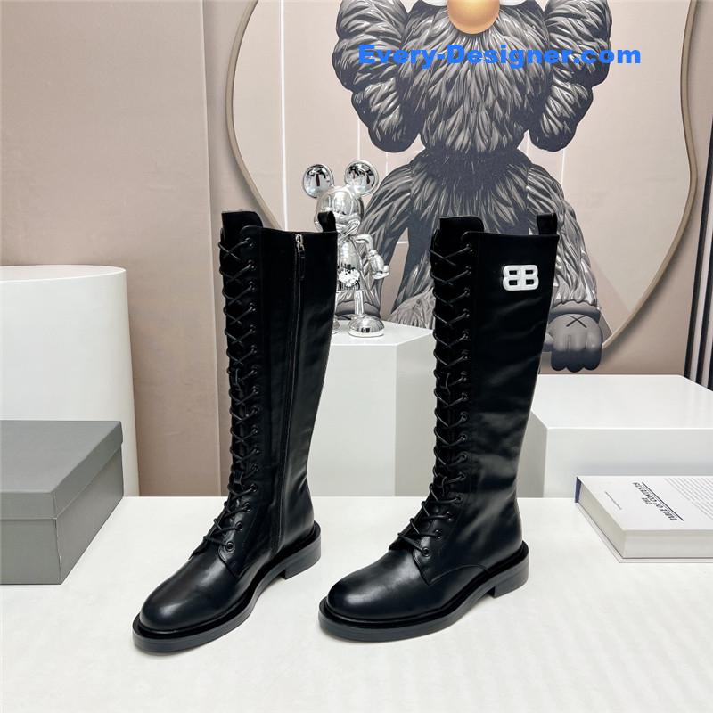Ba1en*iaga round toe buttoned boots