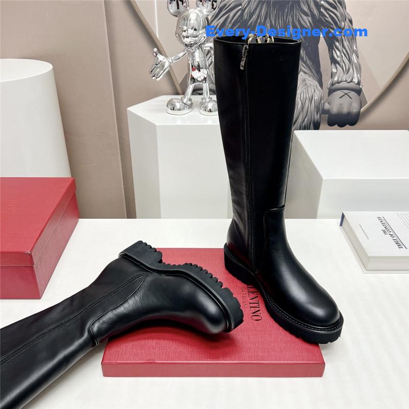 Va1e*ntin0 round toe gold hollow buckle boots