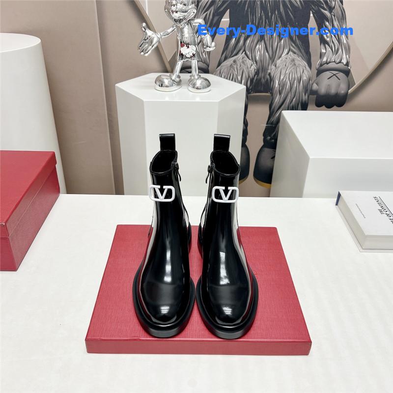 Va1e*ntin0 round toe hollow buckle boots