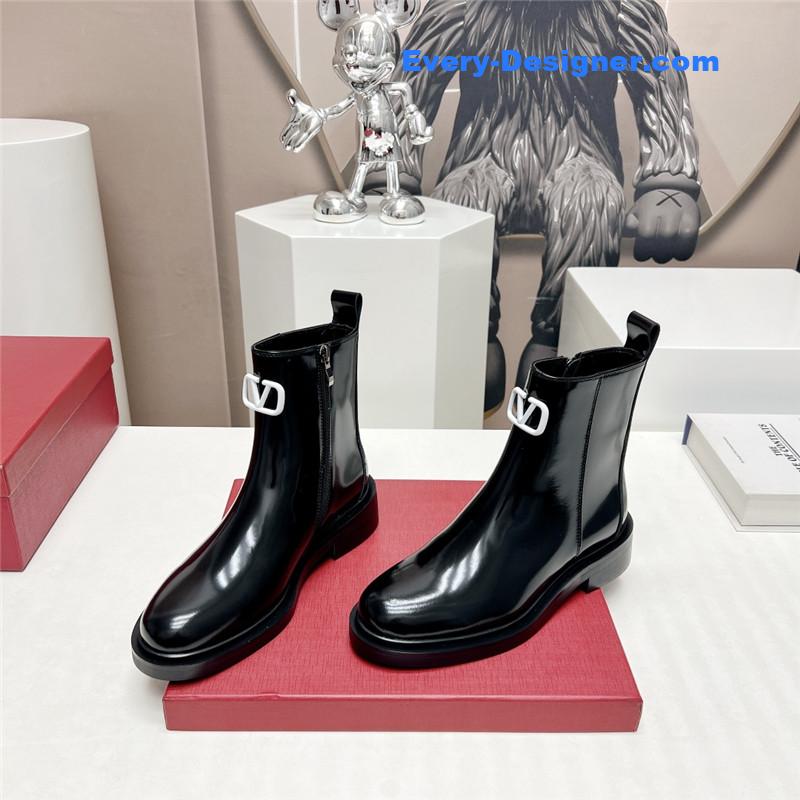 Va1e*ntin0 round toe hollow buckle boots
