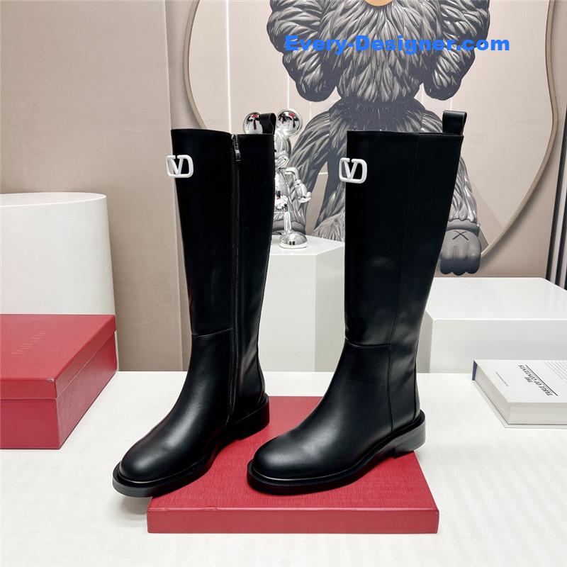 Va1e*ntin0 round toe hollow buckle boots