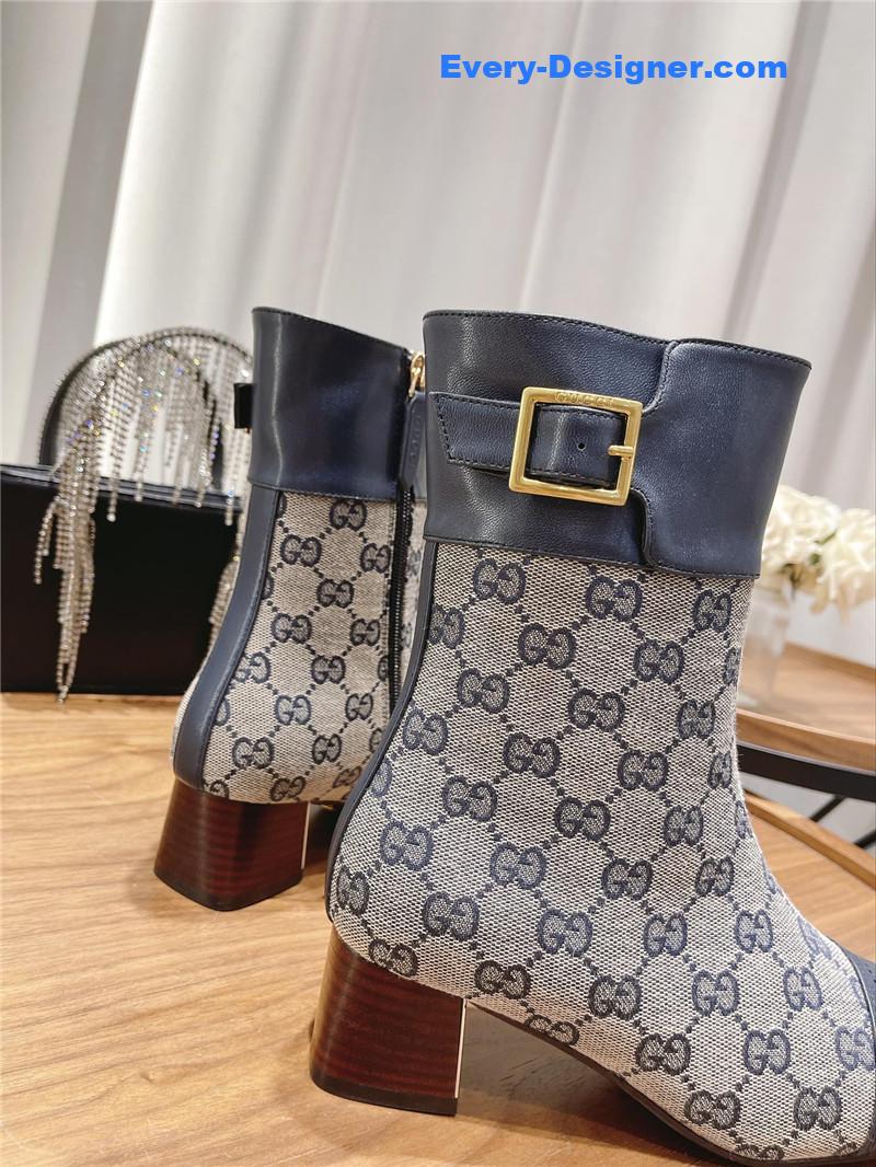 Gvc*1 side buckle ankle boots