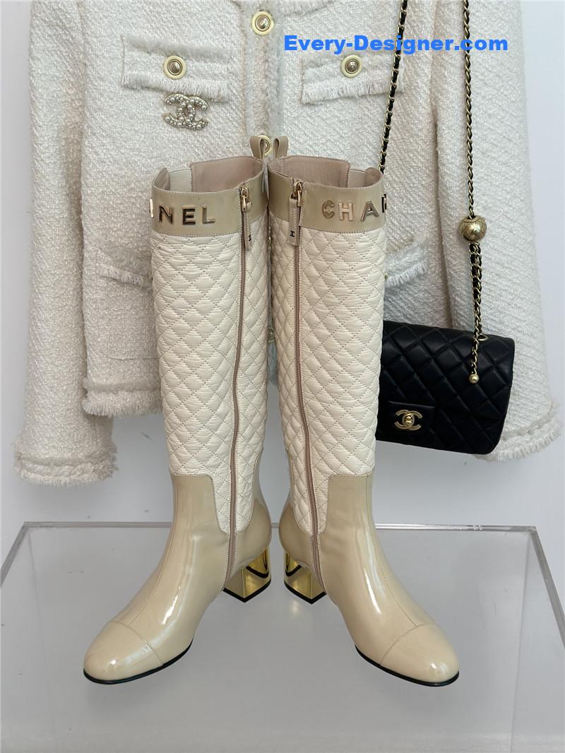 CC letter rhombus down boots