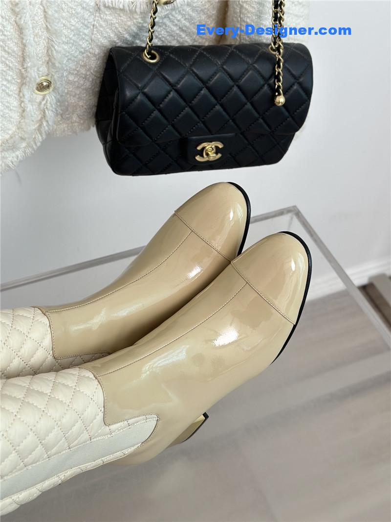 CC letter rhombus down boots