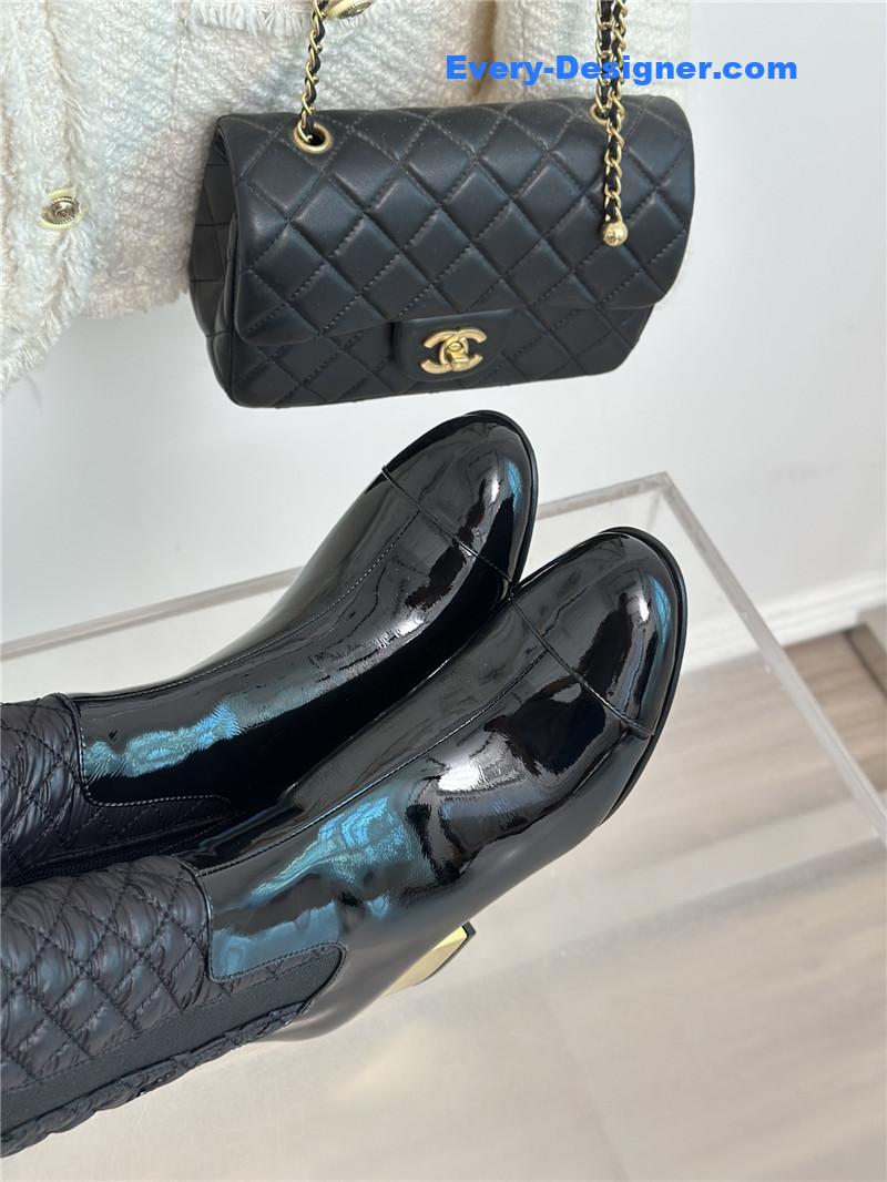 CC letter rhombus down boots