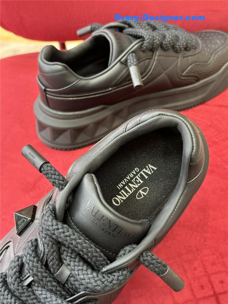 Va1e*ntin0 thick sole casual shoes