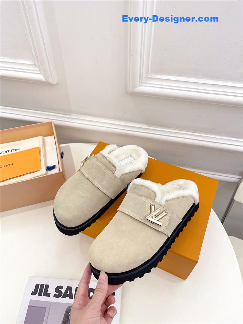 l0vis Vvtt0n lv bread mules wool slippers