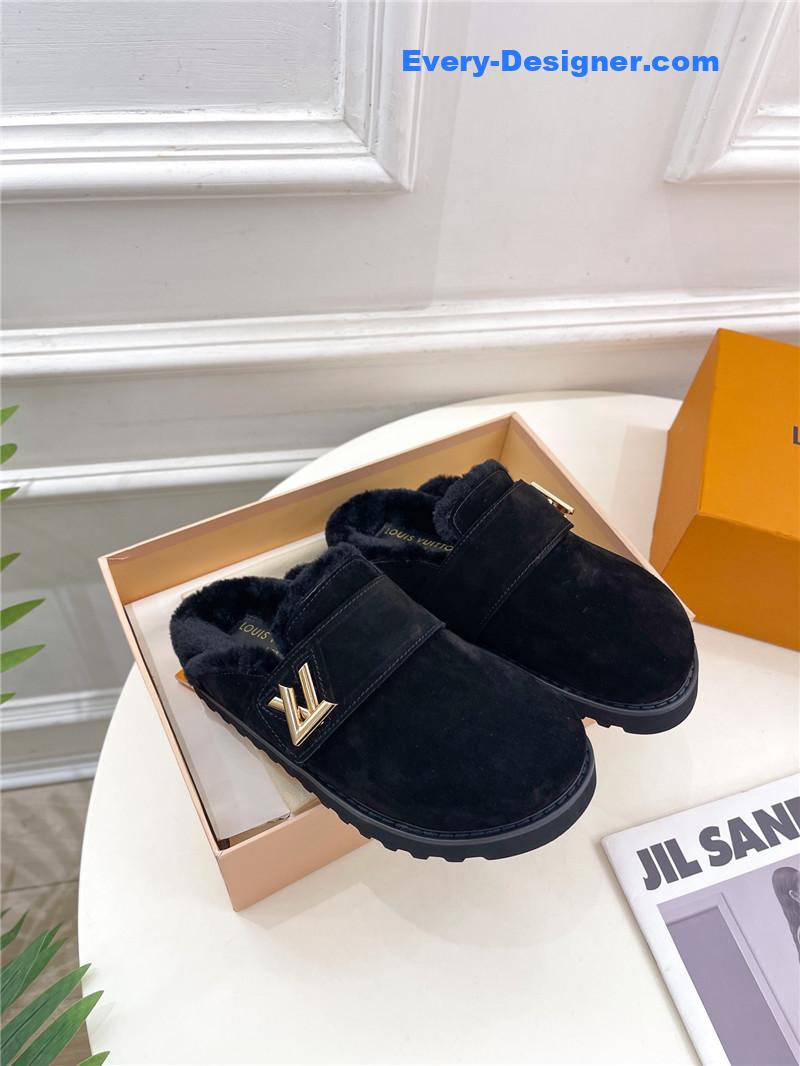 l0vis Vvtt0n lv bread mules wool slippers