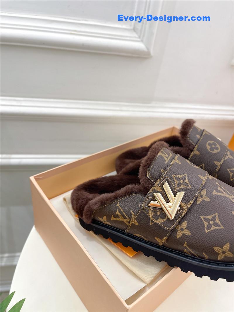 l0vis Vvtt0n lv bread mules wool slippers