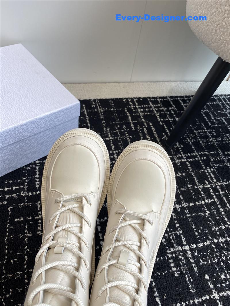 D10r new lace up martin boots