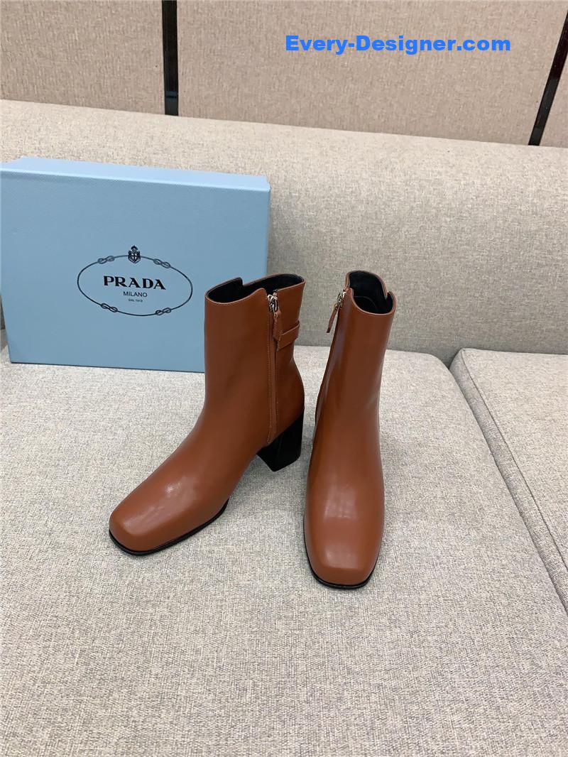 Pra*a new triangle high heel boots