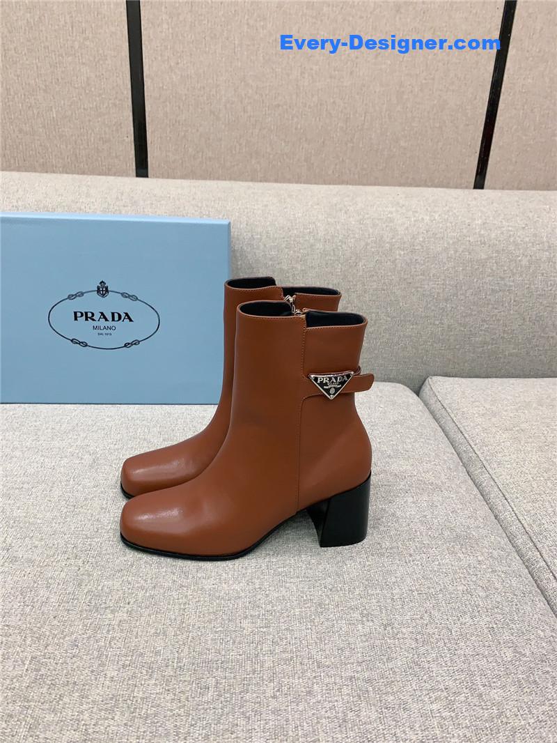 Pra*a new triangle high heel boots