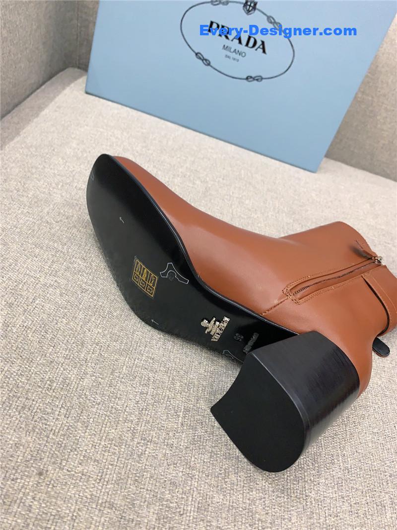 Pra*a new triangle high heel boots