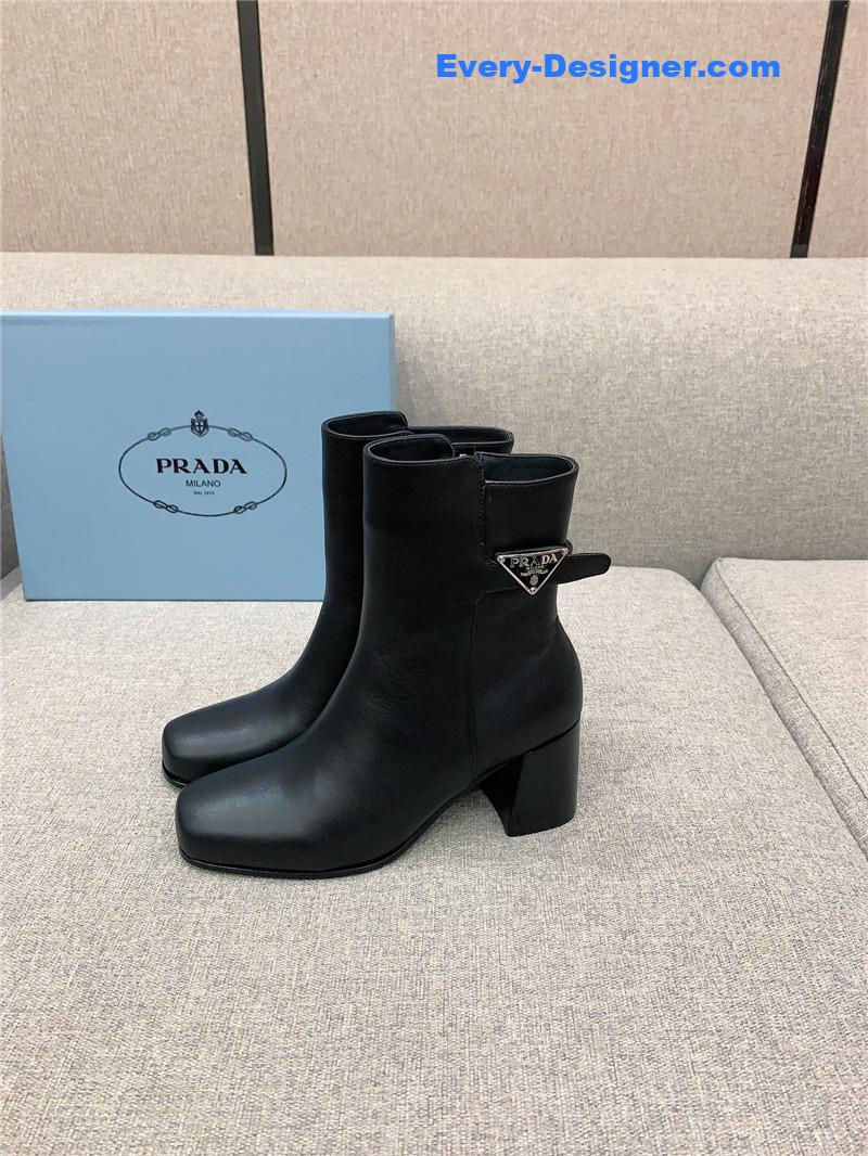 Pra*a new triangle high heel boots