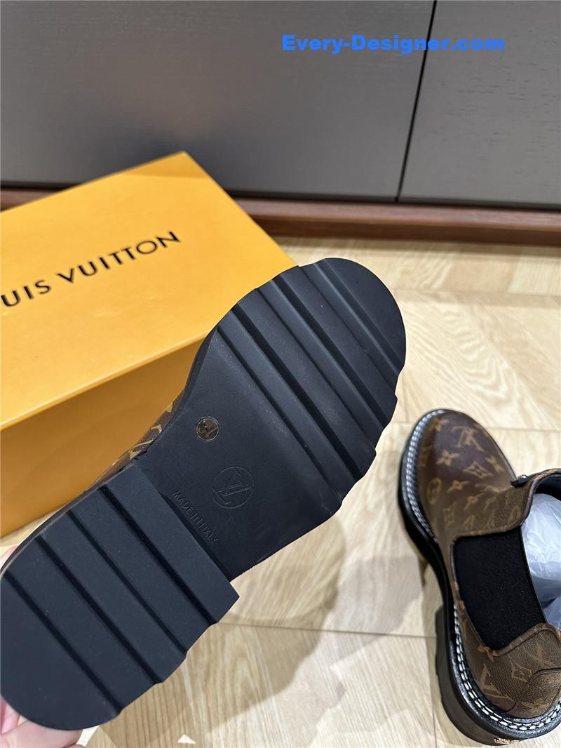 l0vis Vvtt0n lv classic elastic and nude boots