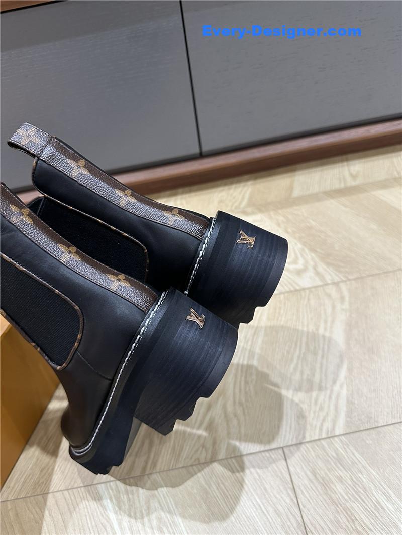 l0vis Vvtt0n lv classic elastic and nude boots