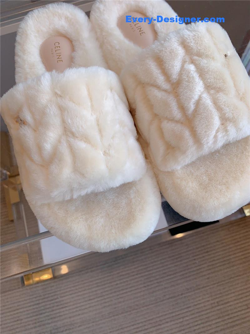 miumiu new thick-soled furry slippers