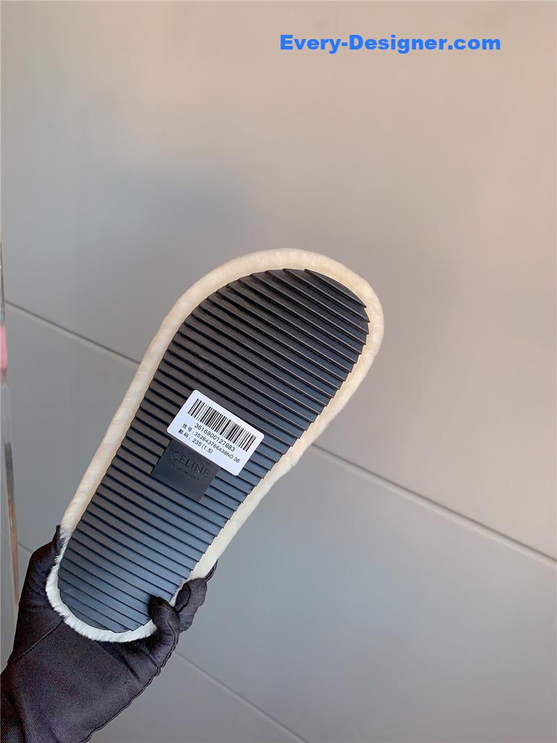 miumiu new thick-soled furry slippers