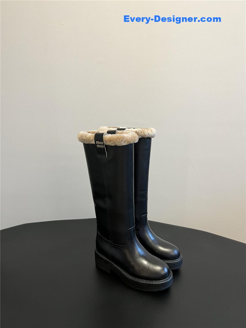 miumiu thick-soled straight sleeve plus fleece boots