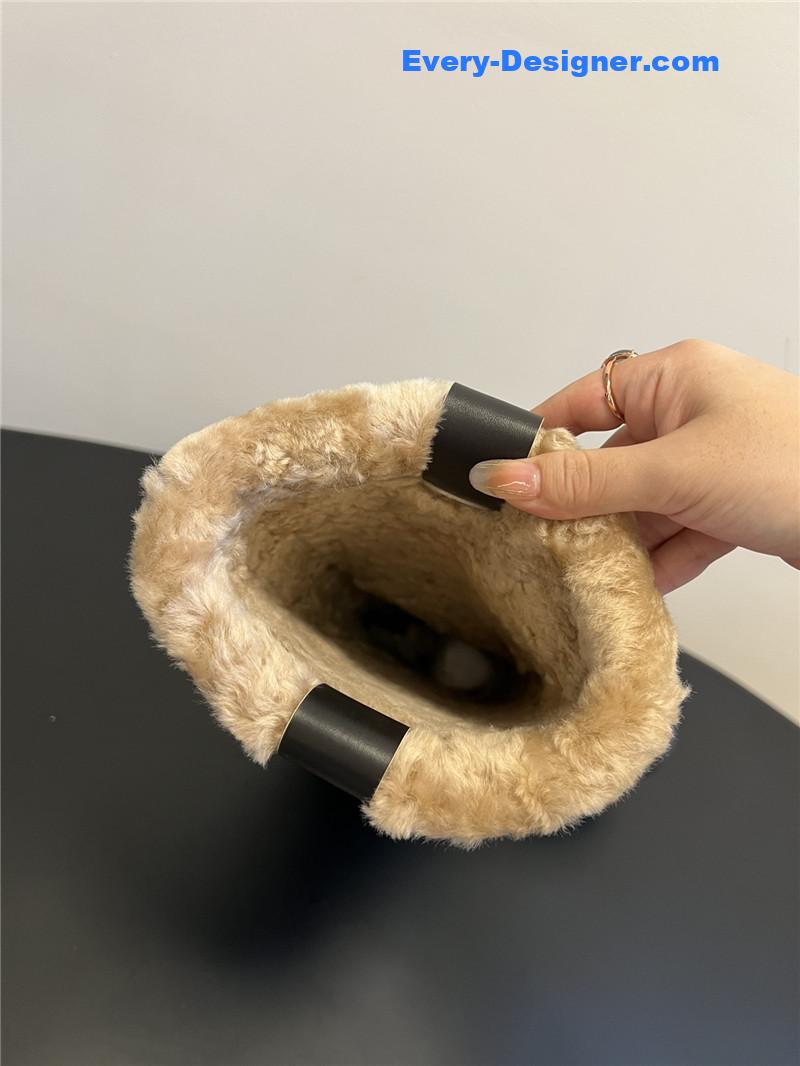 miumiu thick-soled straight sleeve plus fleece boots