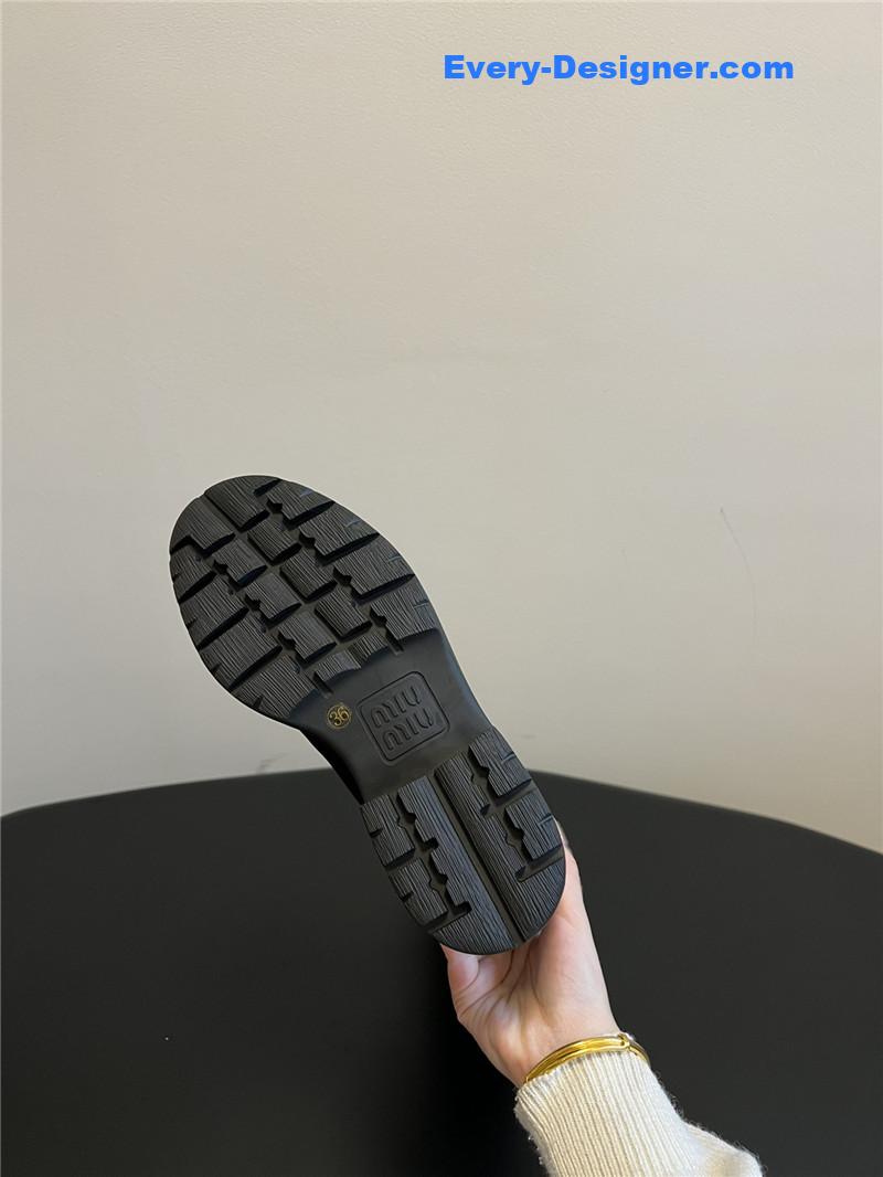 miumiu thick-soled straight sleeve plus fleece boots