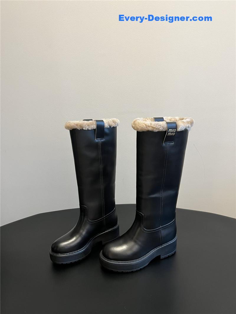 miumiu thick-soled straight sleeve plus fleece boots