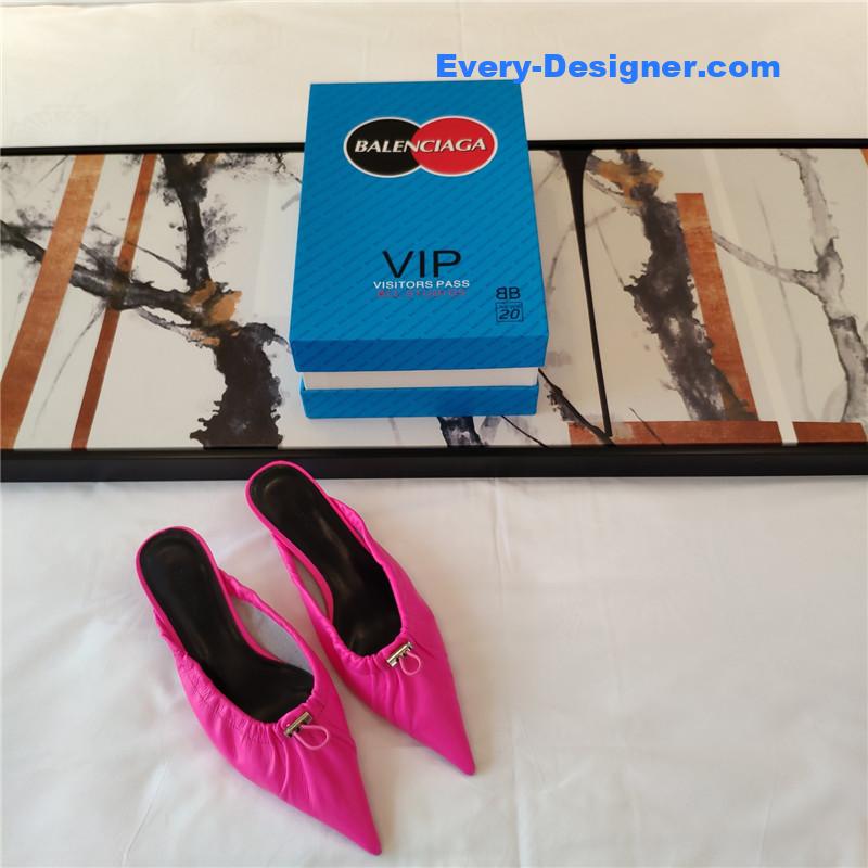 Balenciaga’s new knife-heel kitten-heel elastic cuffed shoes