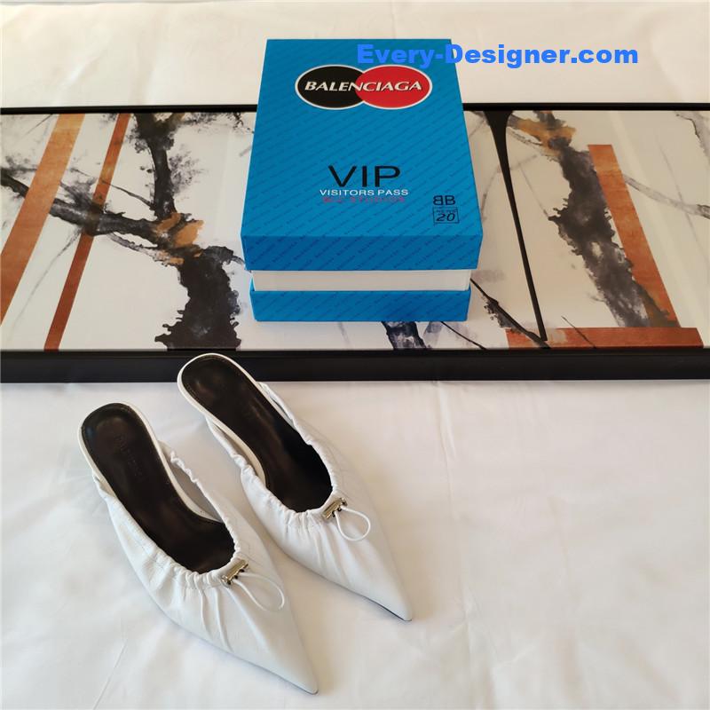 Ba1en*iaga’s new knife-heel kitten-heel elastic cuffed shoes